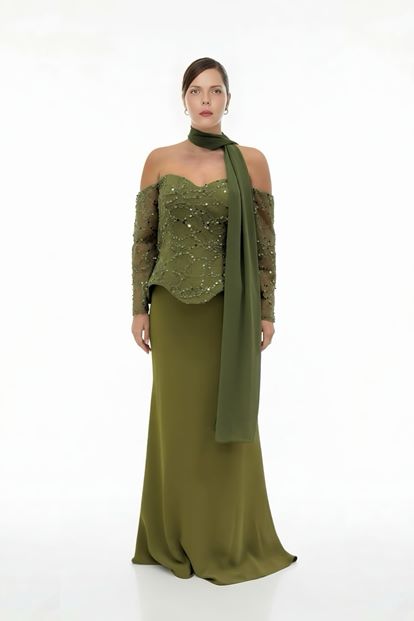 فستان سهرة كاكي بدون حمالات مزين بالترتر بمقاسات كبيرة